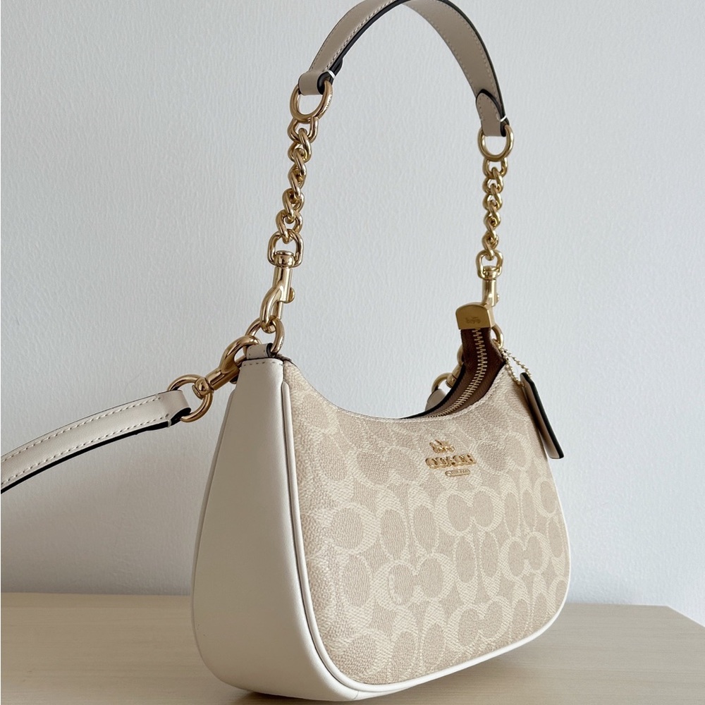 Coach Signature Hobo Shoulder Bag in Chalk/White with Gold Hardware - Picture 3 of 9